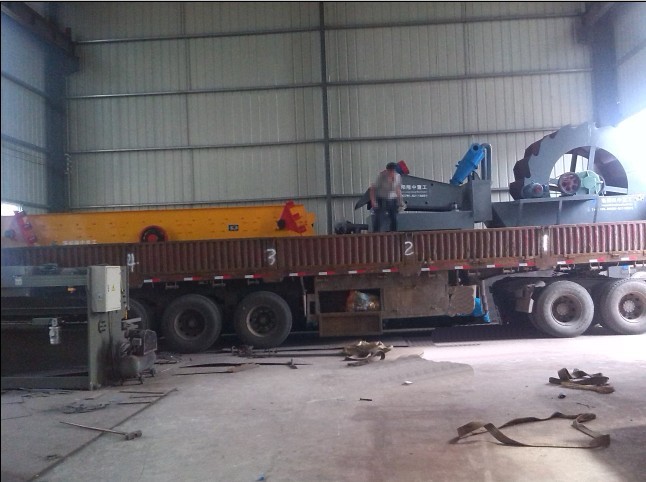 3YA1860圓振動(dòng)篩裝車(chē)發(fā)貨 圓振動(dòng)篩裝車(chē)發(fā)貨.jpg